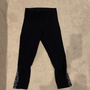 Lululemon Capri leggings. Size 6. EUC
